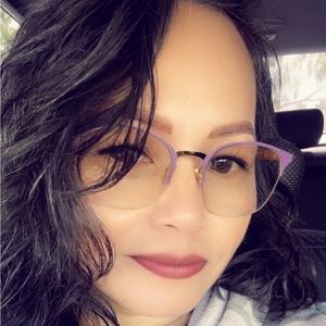 Meet your Posher, Nora